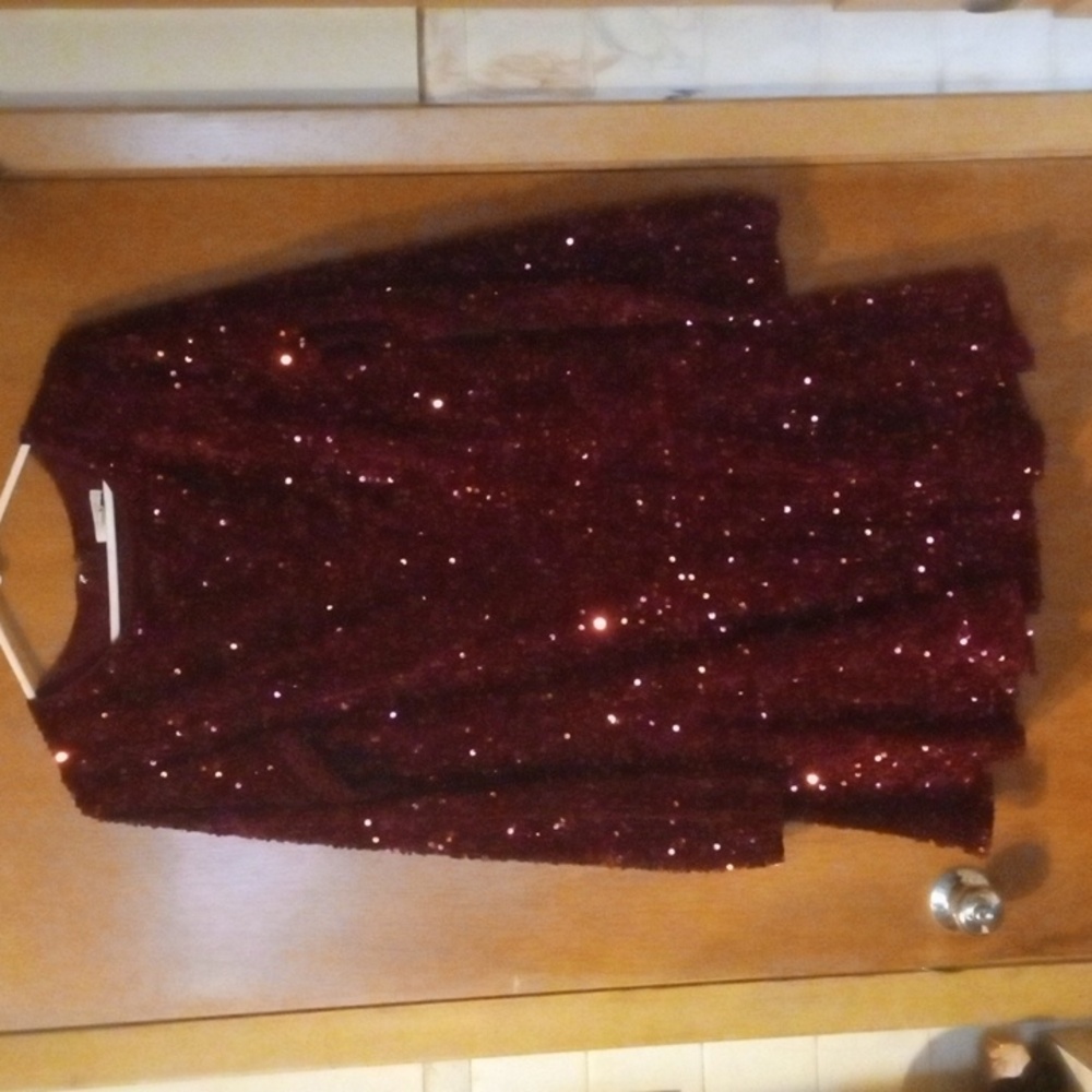 CATO collection limited addition, size medium, maroon.